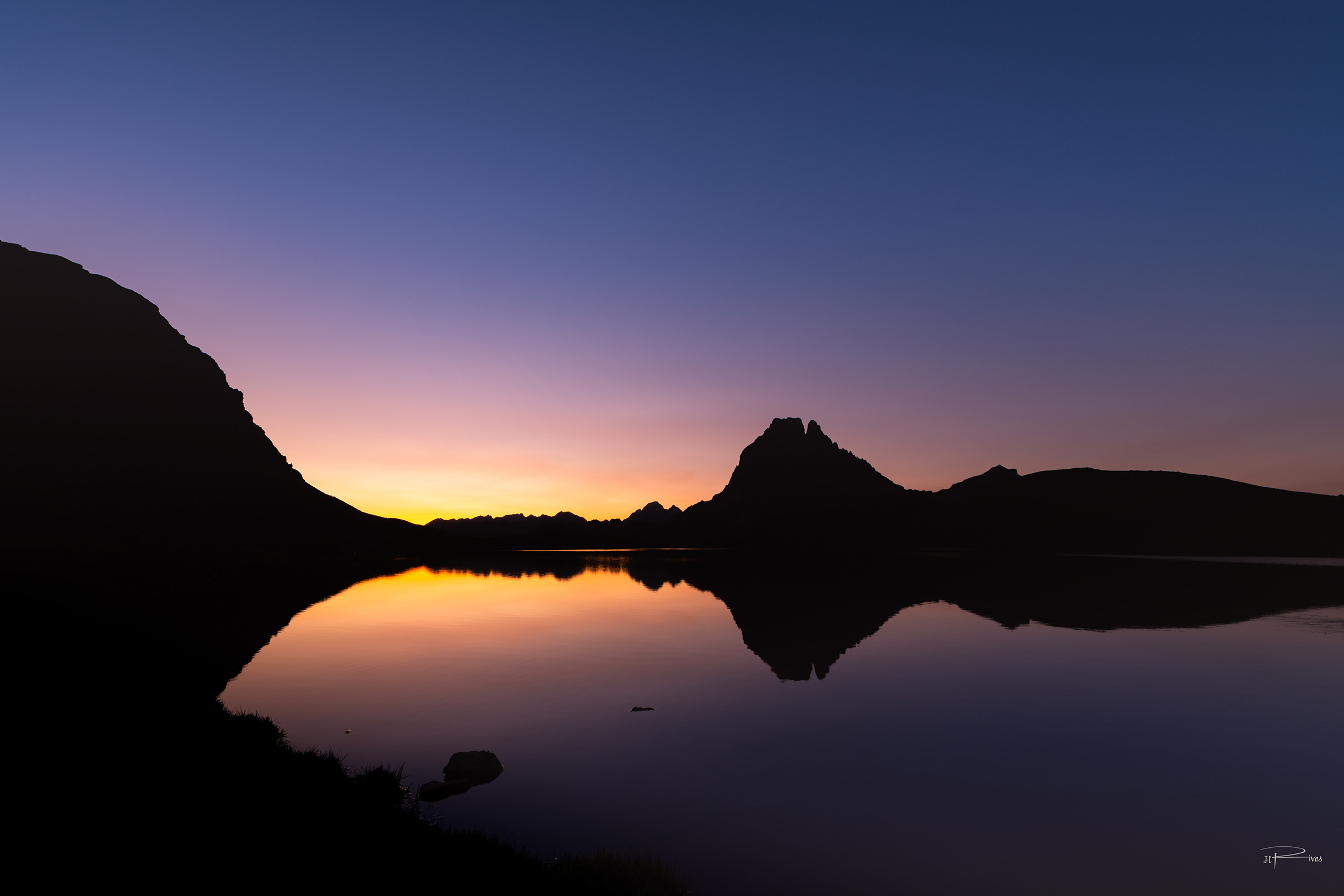 Le Pic du Midi d'Ossau à l'heure dorée